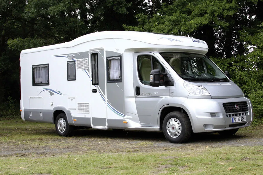Déclinaison du travail de design sur un véhicule de loisirs Chausson