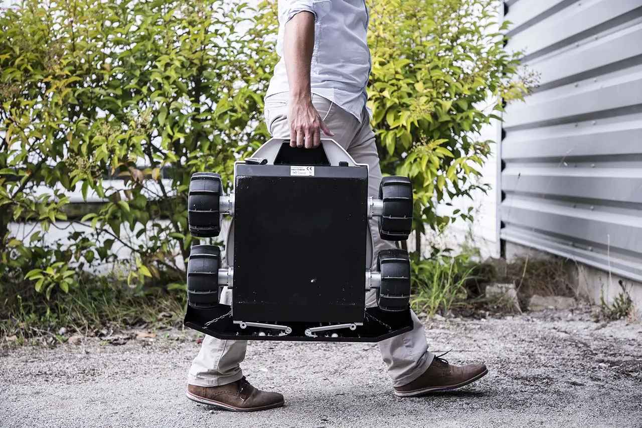 Robot avicole autonome Spoutnic dans un bâtiment d’élevage
